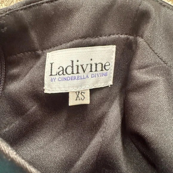 Ladivine by Cinderella Divine evening gown size XS - Picture 4 of 4